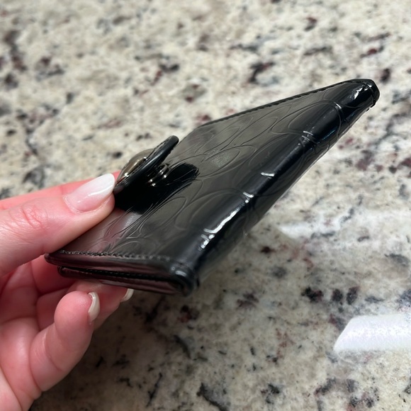 Coach Black Patent Leather Compact Mirror with Heart Accent EUC - Picture 8 of 10